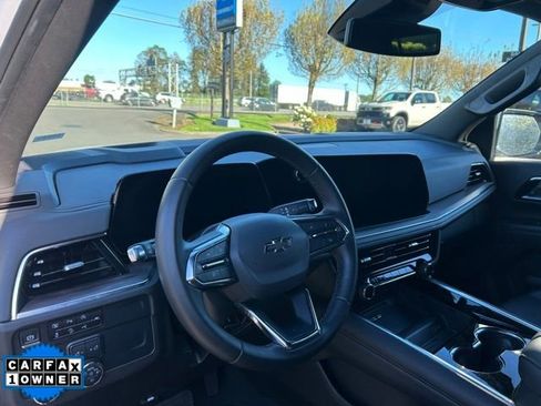 Used 2025 Chevrolet Suburban Z71 AWD/4WD image 20