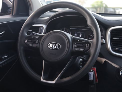 Used 2018 Kia Sorento AWD image 8