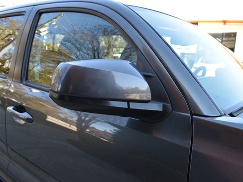 Used 2020 Toyota Tacoma SR5 image 34