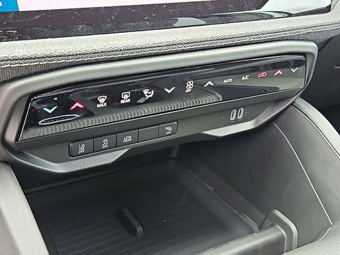 Used 2026 Jeep Cherokee AWD/4WD image 23