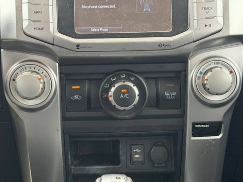 Used 2014 Toyota 4Runner SR5 AWD/4WD image 18
