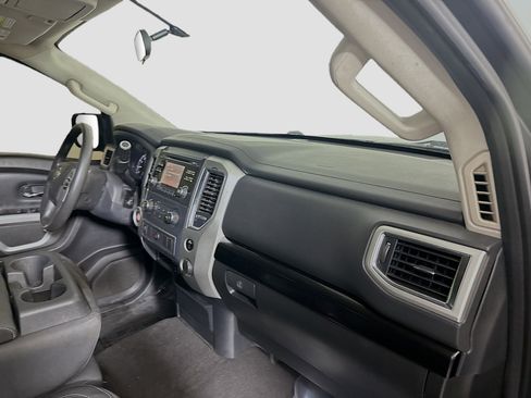 Used 2017 Nissan Titan SV RWD image 29