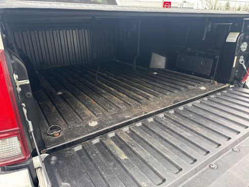 Used 2021 Toyota Tacoma SR5 w/ Technology Package image 7