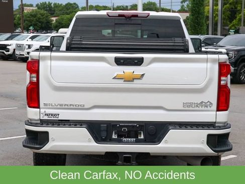 Used 2023 Chevrolet Silverado 2500 High Country w/ Z71 Off-Road Package AWD/4WD image 4