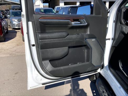 Used 2024 GMC Sierra 1500 SLT image 21