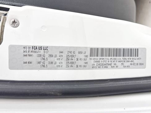 Used 2017 Dodge Grand Caravan SE FWD image 29