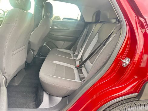 Used 2025 Chevrolet TrailBlazer LT image 37