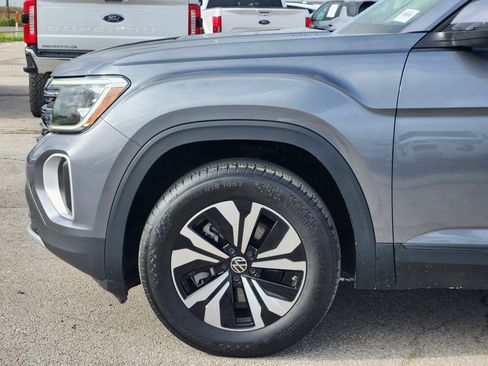 Used 2025 Volkswagen Atlas SE FWD image 9