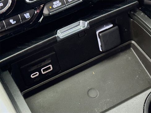 Used 2021 GMC Yukon XL Denali image 34