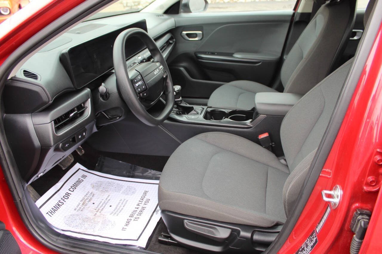 Used 2025 Kia K4 FWD image 16