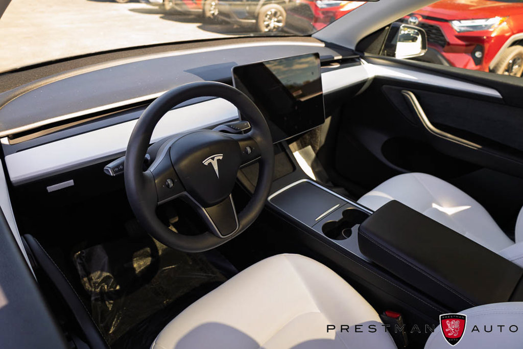 Used 2024 Tesla Model Y Long Range AWD/4WD image 20