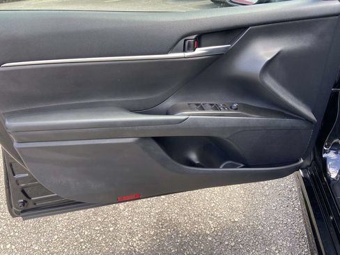 Used 2023 Toyota Camry SE FWD image 11