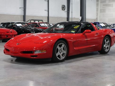 Used 1999 Chevrolet Corvette Coupe w/ Memory Pkg RWD image 24