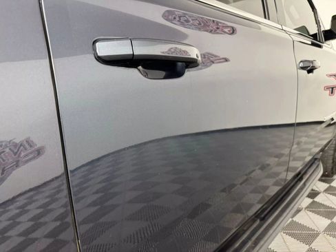 Used 2019 Chevrolet Suburban LT image 33