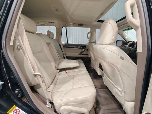 Used 2016 Lexus GX 460 Luxury w/ Preferred Accessory Package AWD/4WD image 26