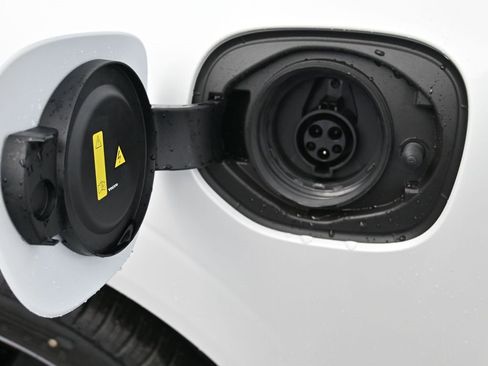 New 2025 Volvo XC60 T8 Core w/ Climate Package image 10