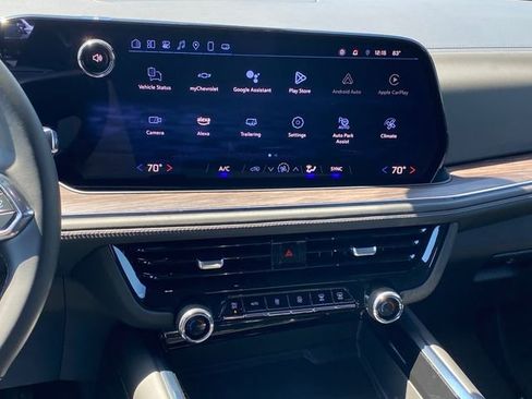 Certified 2025 Chevrolet Suburban LS AWD/4WD image 10