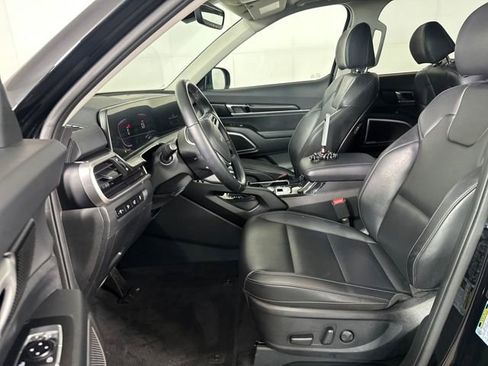 Used 2025 Kia Telluride S image 11