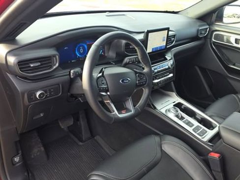 Used 2022 Ford Explorer ST w/ ST Street Pack image 12