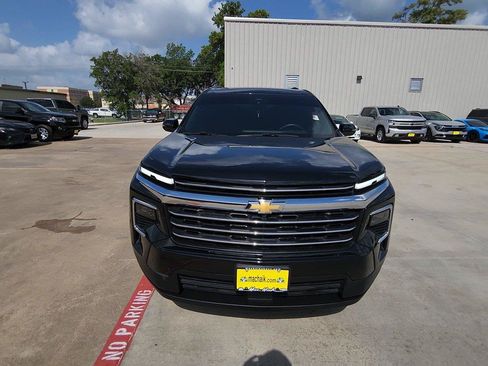 Certified 2025 Chevrolet Traverse LT FWD image 3