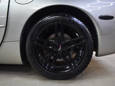 Used 2000 Chevrolet Corvette Coupe w/ Memory Pkg image 10