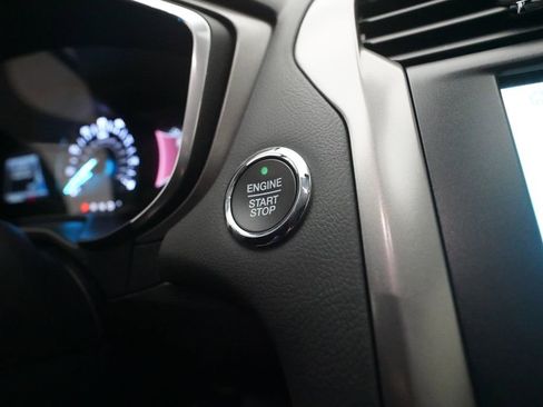 Used 2020 Ford Fusion SE image 34