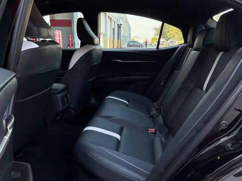 Used 2026 Toyota Camry SE w/ Convenience Package FWD image 10