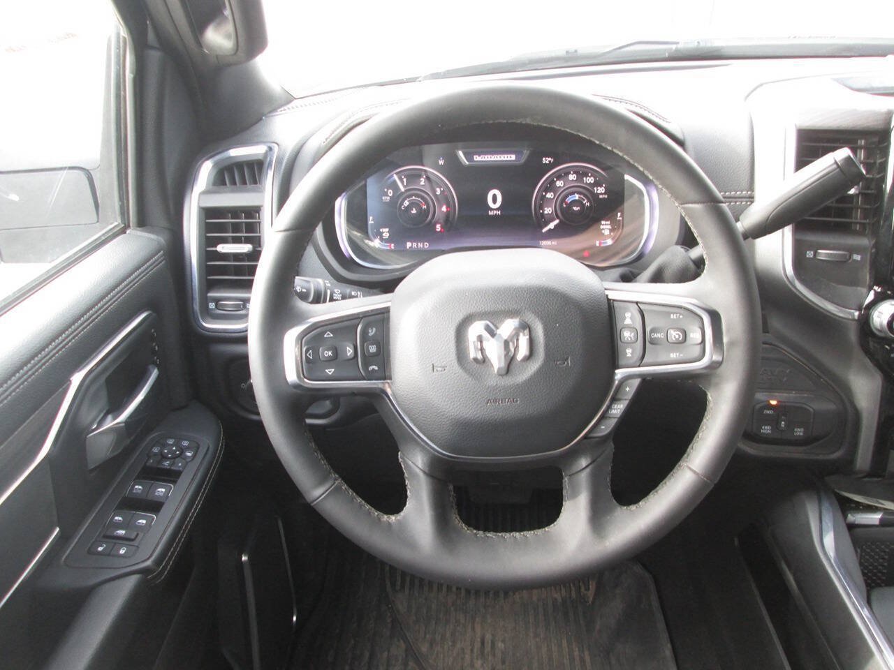 Used 2025 RAM 2500 Laramie AWD/4WD image 18