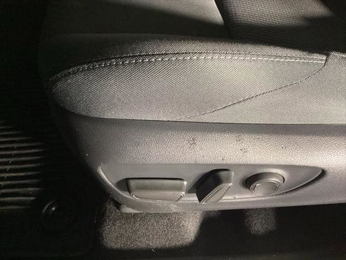 Certified 2024 Toyota Venza LE image 19