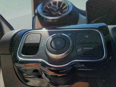 Certified 2022 Mercedes-Benz A 220 image 19