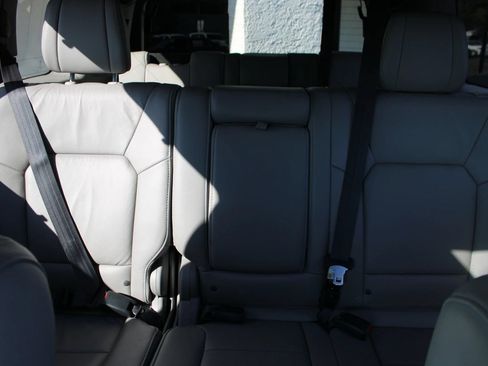 Used 2015 Honda Pilot Touring image 13