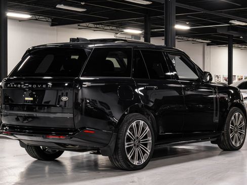 Used 2023 Land Rover Range Rover Autobiography image 16