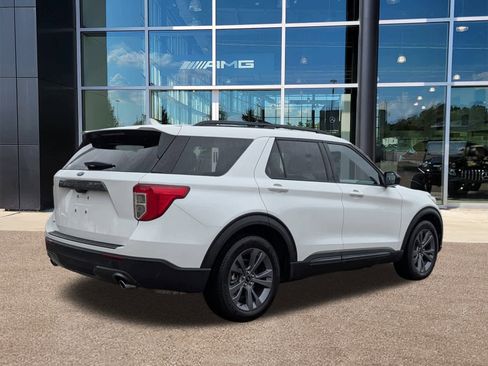 Used 2023 Ford Explorer XLT w/ Equipment Group 202A image 4