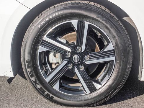 Certified 2024 Nissan Sentra SV image 11