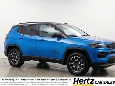 Used 2025 Jeep Compass Trailhawk AWD/4WD image 1