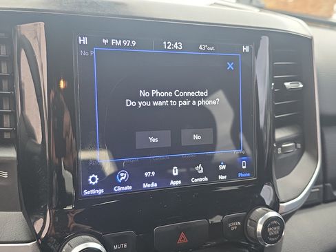 Used 2019 RAM 1500 Big Horn image 32