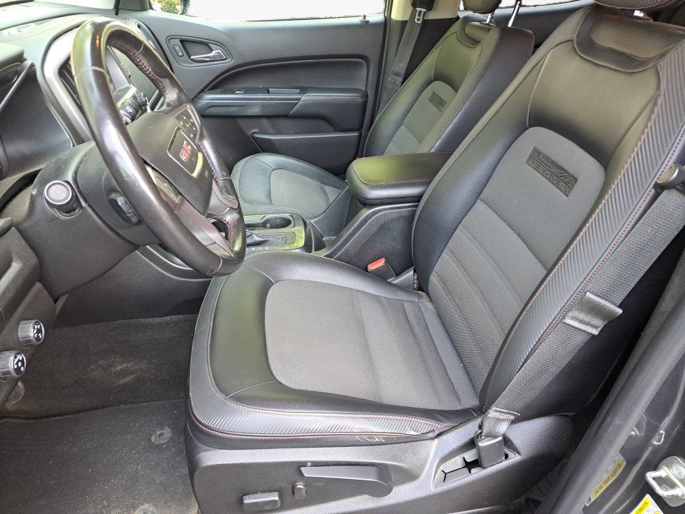 Used 2016 GMC Canyon SLE w/ All Terrain Package AWD/4WD image 8