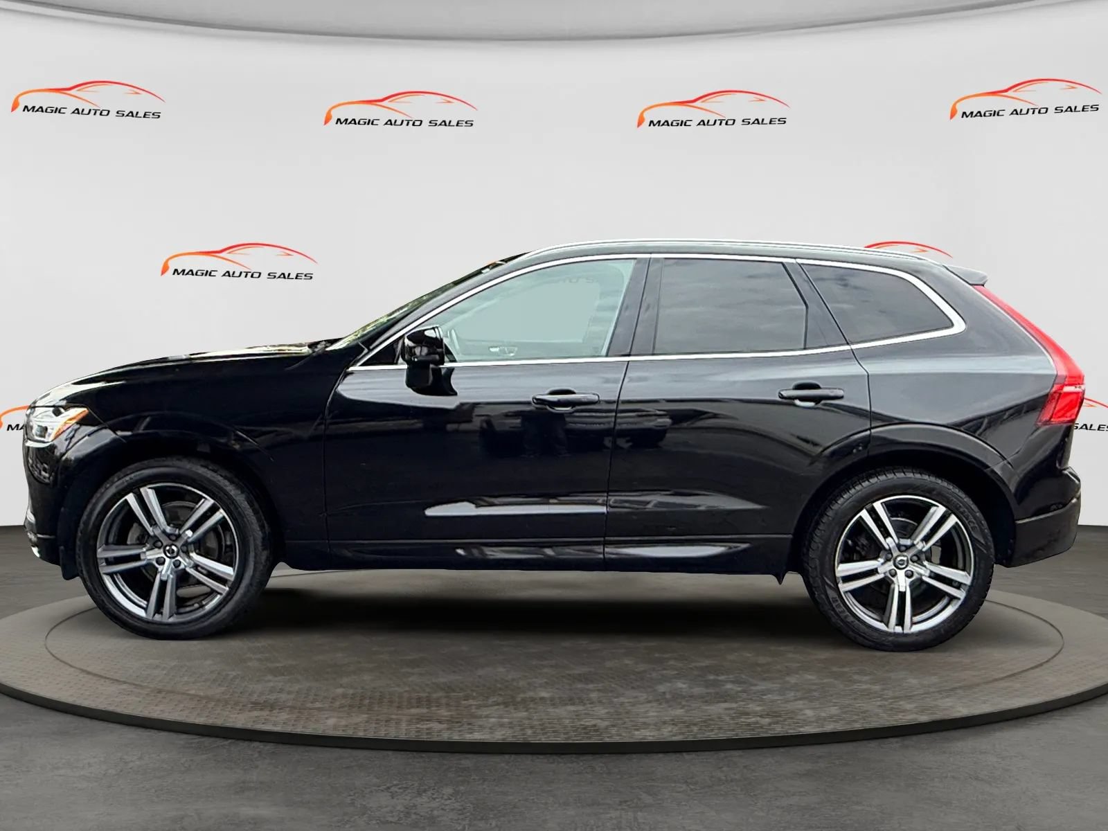 Used 2021 Volvo XC60 T5 Momentum w/ Protection Package Premier AWD/4WD image 7