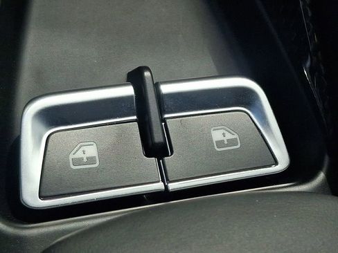 Used 2020 Ferrari F8 Tributo image 24