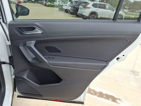 Used 2019 Volkswagen Tiguan S FWD image 30