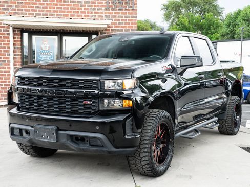 Used 2021 Chevrolet Silverado 1500 Custom Trail Boss w/ Midnight Edition AWD/4WD image 1