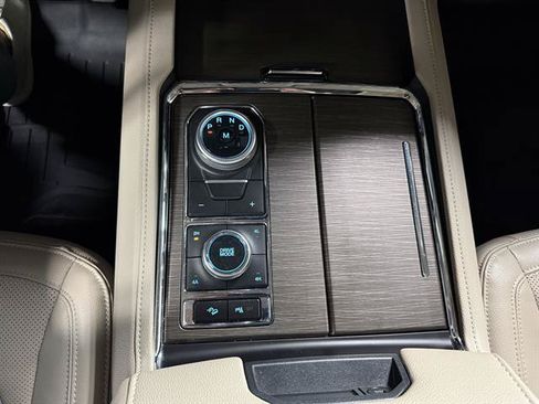 Used 2023 Ford Expedition Limited AWD/4WD image 13
