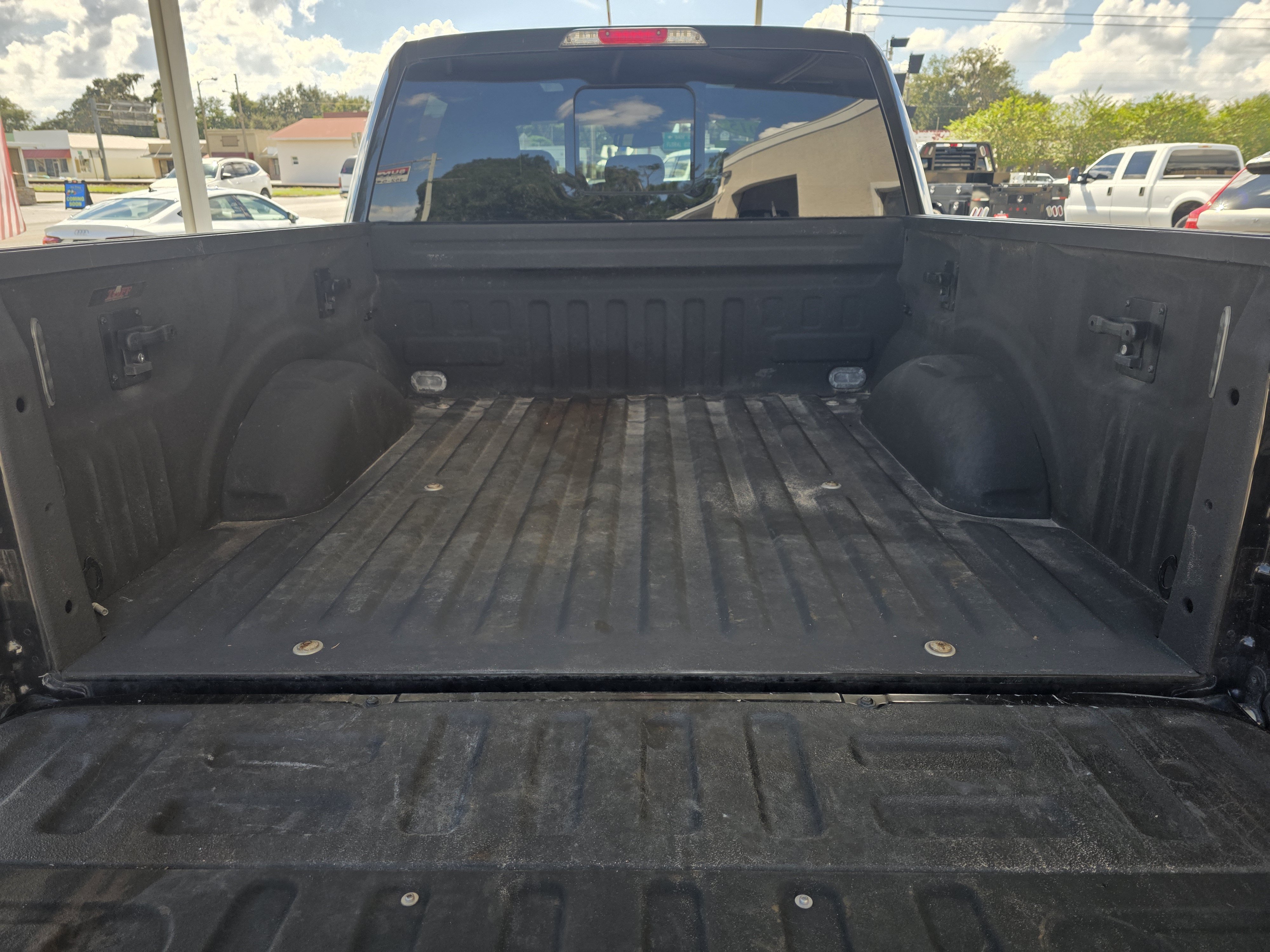 Used 2015 Ford F150 Platinum w/ Equipment Group 701A Luxury AWD/4WD image 6