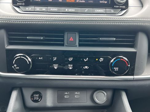 Used 2025 Nissan Rogue S FWD image 29