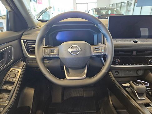 New 2026 Nissan Rogue Platinum image 17