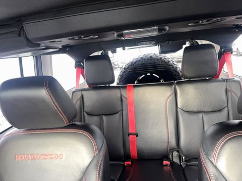 Used 2018 Jeep Wrangler Unlimited Rubicon w/ Dual Top Group image 25