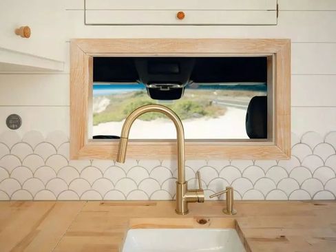 Used 2021 Mercedes-Benz Sprinter 2500 image 30