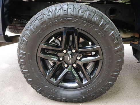 Used 2022 Chevrolet Silverado 1500 Custom Trail Boss w/ Safety Confidence Package AWD/4WD image 42