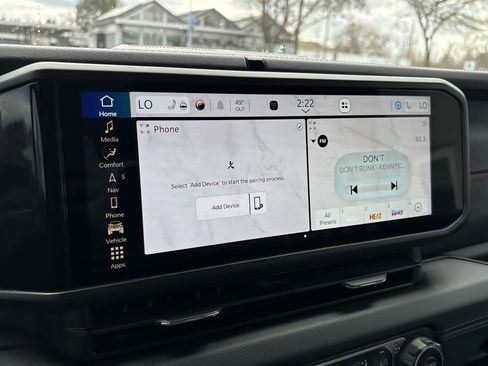 Used 2024 Jeep Gladiator Rubicon w/ Technology Group image 12