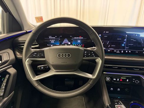Certified 2025 Audi Q5 Premium w/ Convenience Package AWD/4WD image 12